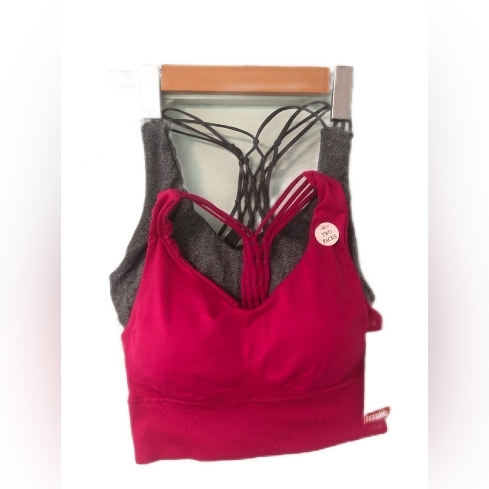NWT Pro-Fit size S seamless sports bras
